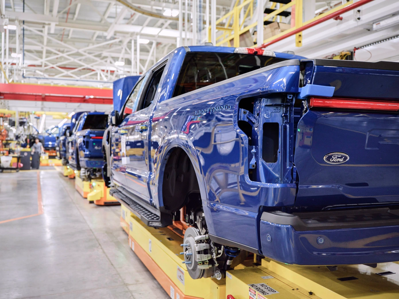 Ford is Cutting off 3,000 White-Collar Jobs post thumbnail image